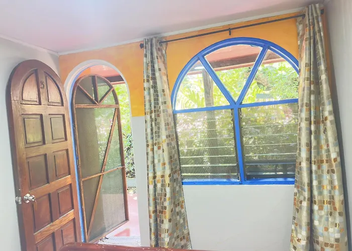 La Palapa Hut Nature Hostel
